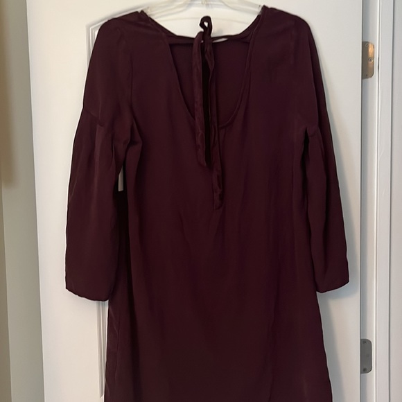 NWT plum dress with bell sleeves and open back - Picture 4 of 5